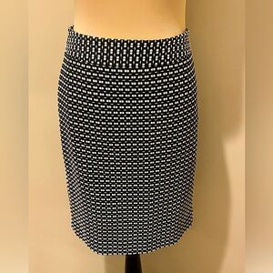 Ann Taylor Elegant Black and White Women's Pencil Skirt, size 4